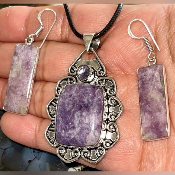 “The Peace Stone” Lepidolite Pendant & Earrings Set - Picture 4 of 13